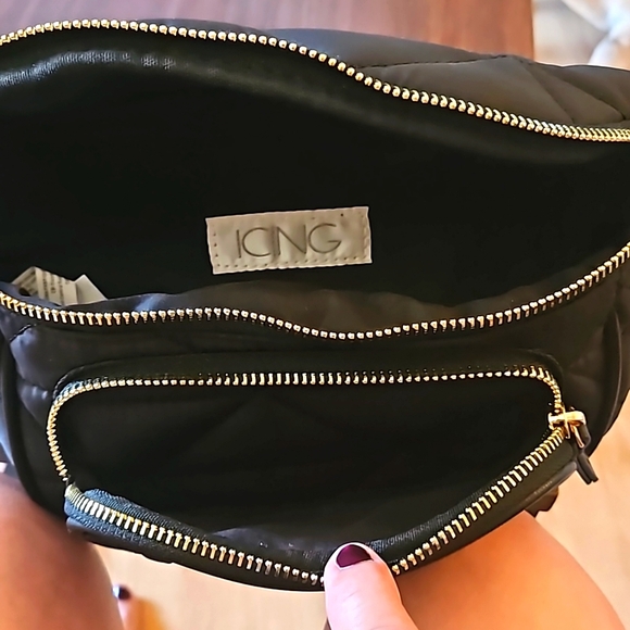 NWT never used Icing belt bag - Picture 3 of 4